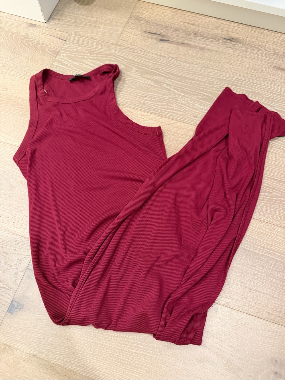 Lulu's Sleeveless Ribbed Maxi Dress in Burgundy